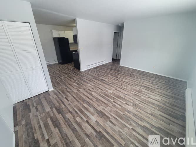 La Crosse Apartment: 1722 La Cres St