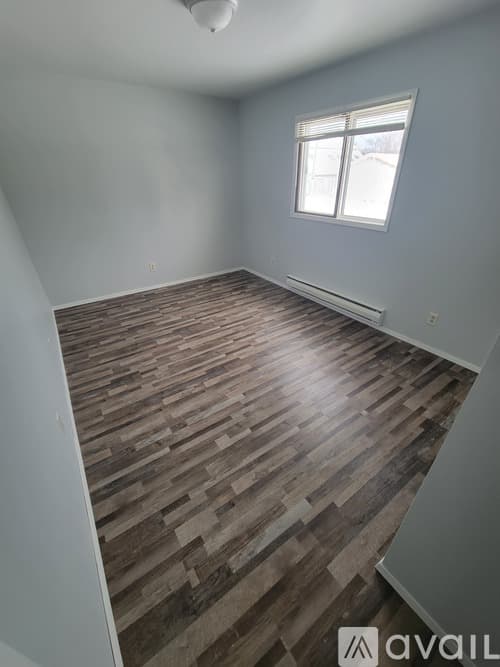 La Crosse Apartment: 1722 La Cres St