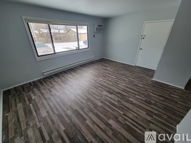 La Crosse Apartment: 1722 La Cres St
