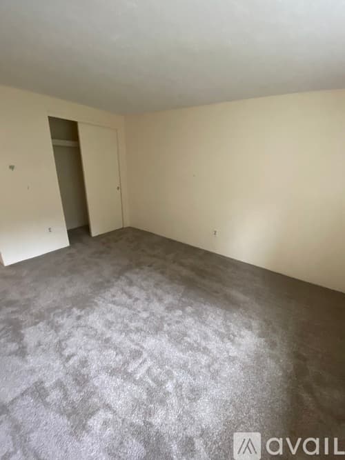 Mansfield Condo: 20 Erick Road
