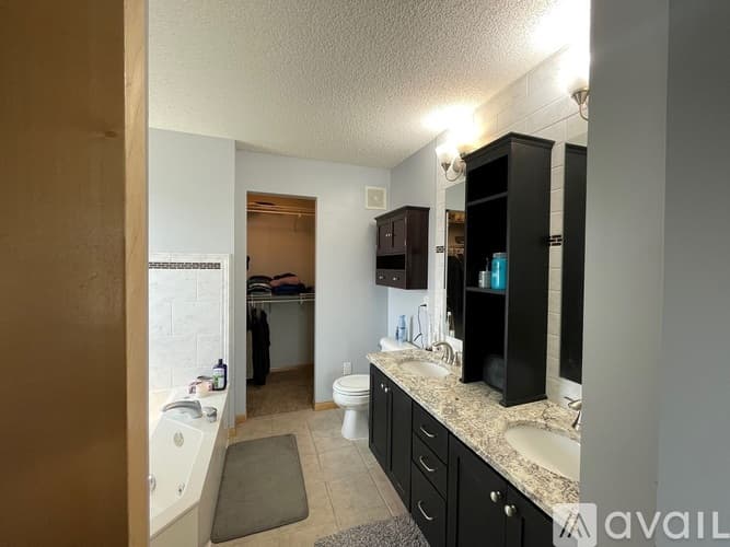 Lakeville Townhome: 20579 Hampshire Way