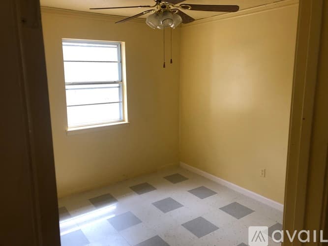 North Little Rock House: 1321 W 57th St