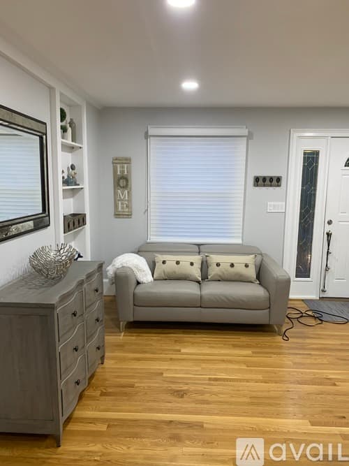 Mashpee House: 35 Carter Lane