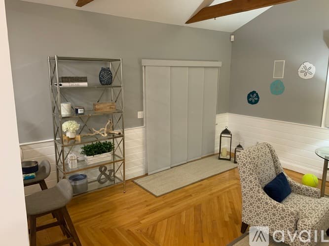 Mashpee House: 35 Carter Lane