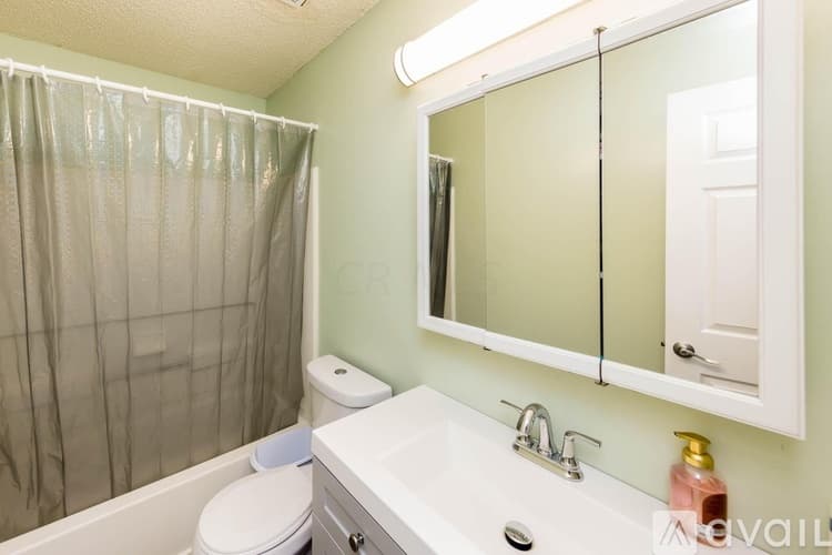 Hilliard Condo: 5185 Singleton Dr