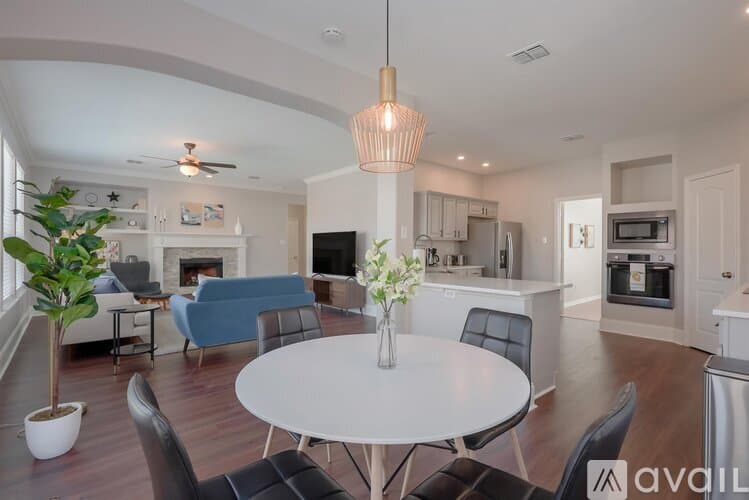 Grand Prairie House: 2808 Wales Ct