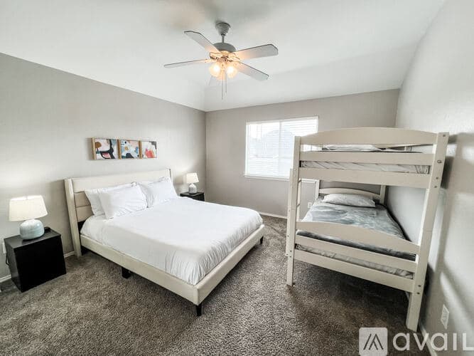 Grand Prairie House: 2808 Wales Ct