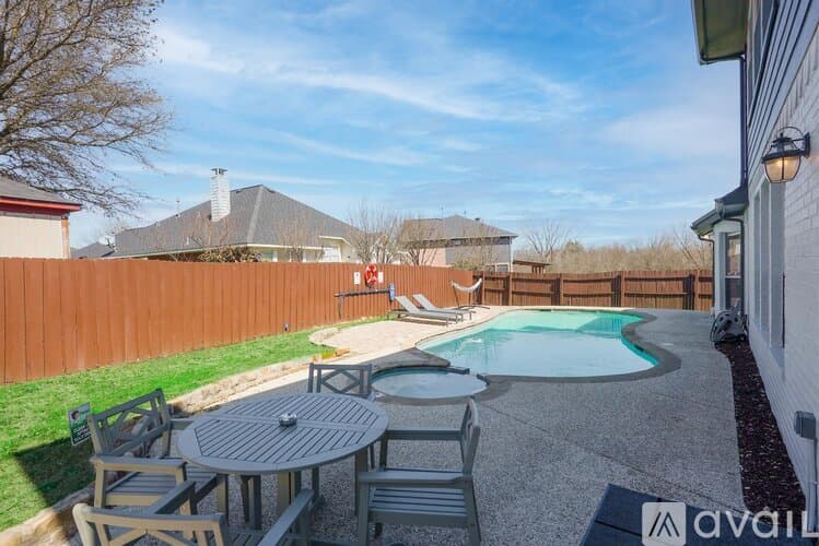 Grand Prairie House: 2808 Wales Ct