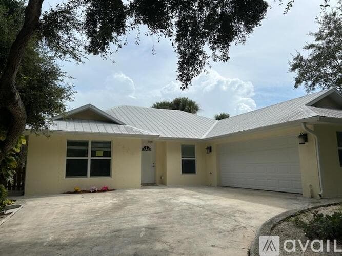 Fort Pierce House: 2426 Oak Drive