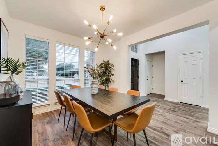 Haltom City House: 3933 Wisteria Ln