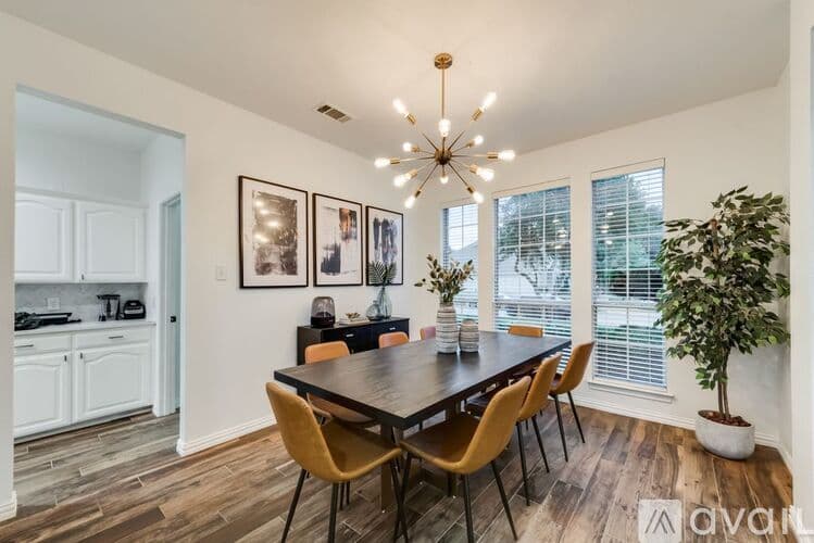 Haltom City House: 3933 Wisteria Ln
