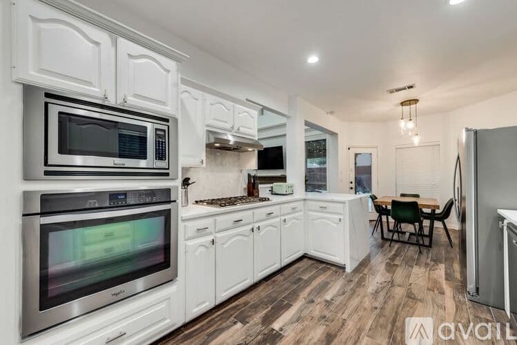 Haltom City House: 3933 Wisteria Ln