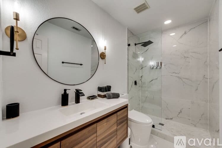 Haltom City House: 3933 Wisteria Ln