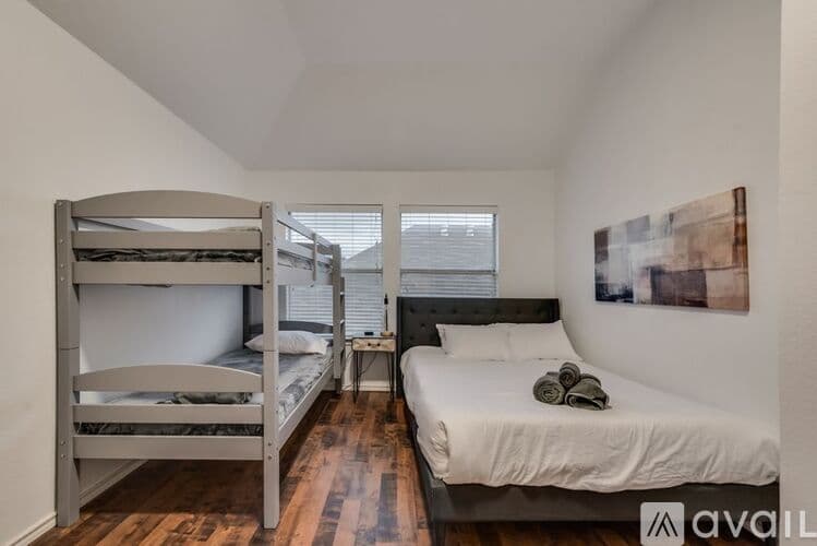 Haltom City House: 3933 Wisteria Ln