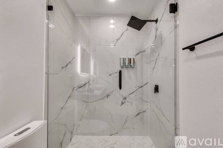 Haltom City House: 3933 Wisteria Ln