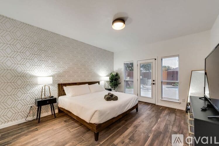 Haltom City House: 3933 Wisteria Ln