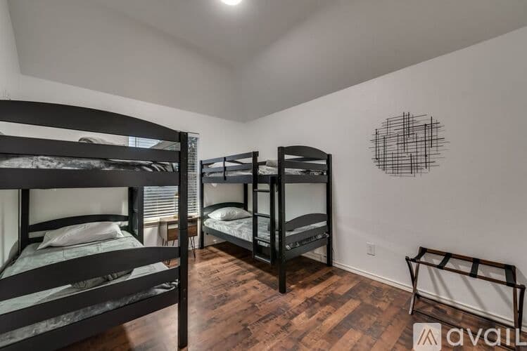Haltom City House: 3933 Wisteria Ln