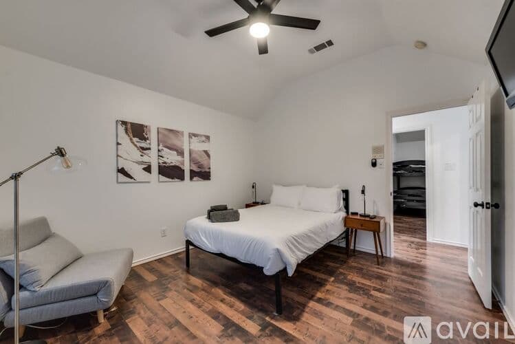 Haltom City House: 3933 Wisteria Ln