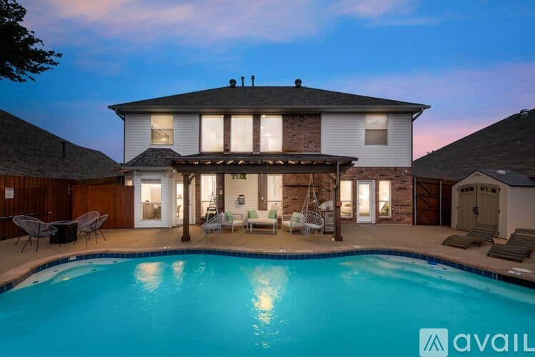 Haltom City House: 3933 Wisteria Ln