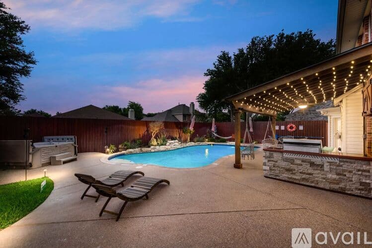 Haltom City House: 3933 Wisteria Ln