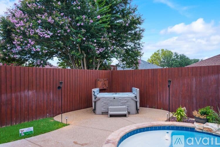 Haltom City House: 3933 Wisteria Ln