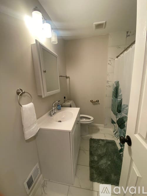 Oxon Hill Apartment: 1309 Dunwoody Avenue