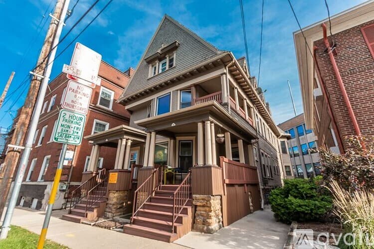 Madison Apartment: 139 E Johnson St