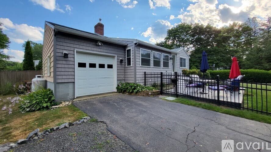 Wells House: 47 Bourne Avenue