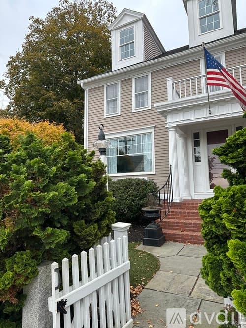 Amesbury Townhome: 452 Main Street