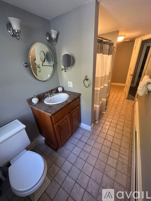Amesbury Townhome: 452 Main Street