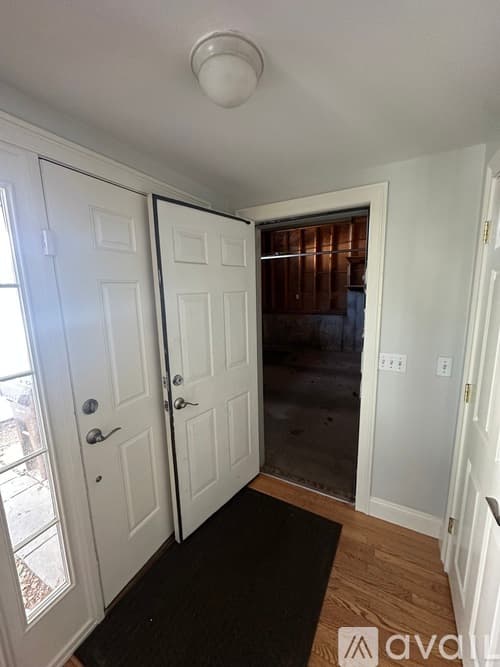 Amesbury Townhome: 452 Main Street
