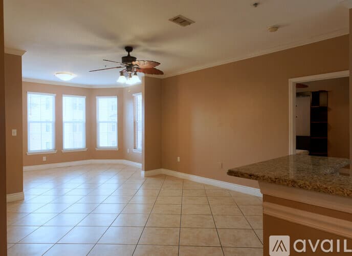 Clearwater Apartment: 2732 Via Murano