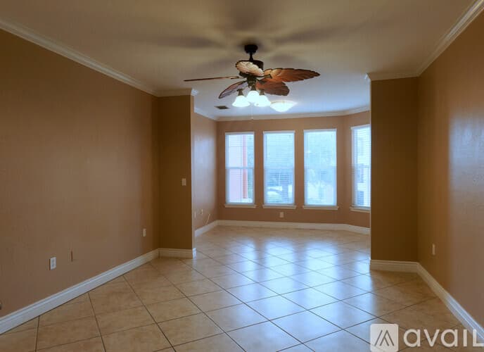 Clearwater Apartment: 2732 Via Murano