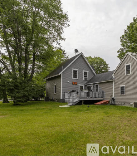 Stratham Apartment: 201 Portsmouth Ave