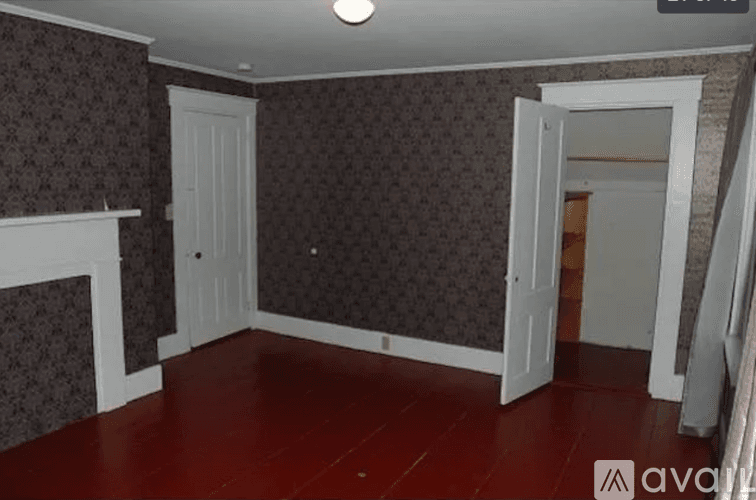 Stratham Apartment: 201 Portsmouth Ave