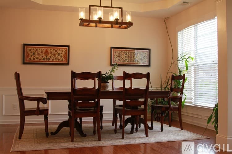 Suwanee House: 8230 Norwich Place