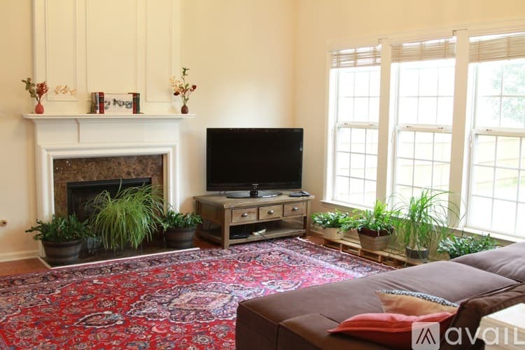 Suwanee House: 8230 Norwich Place