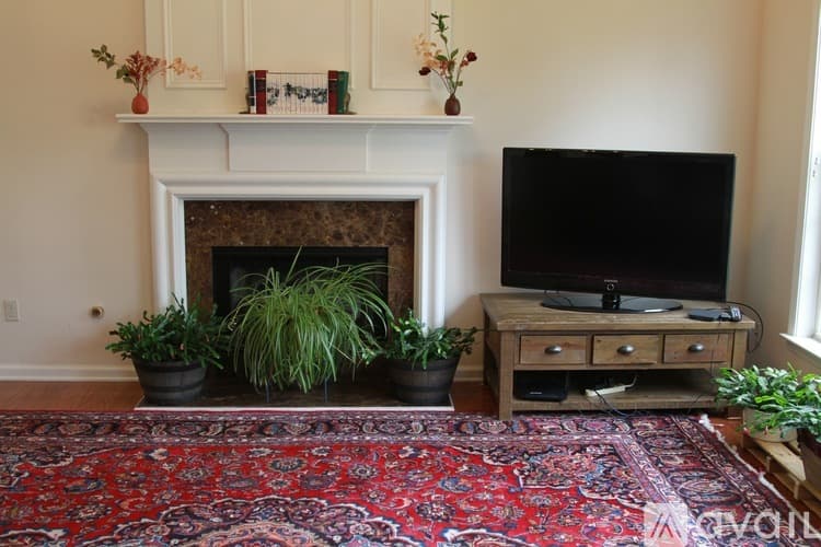 Suwanee House: 8230 Norwich Place