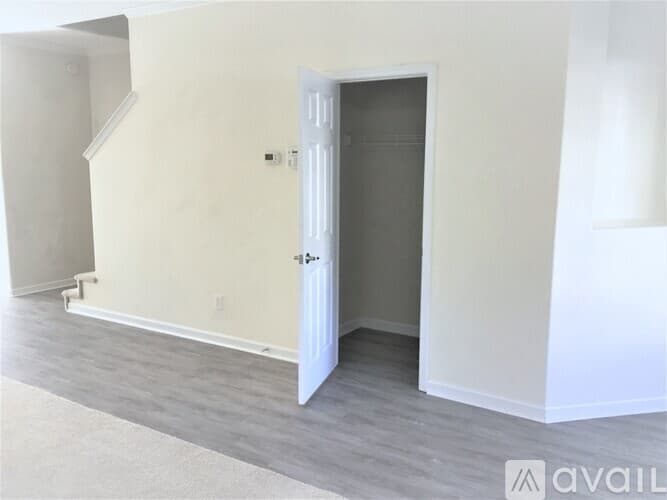 Pooler Townhome: 217 Durham Park Way