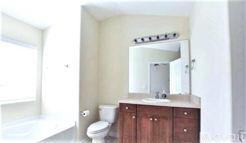 Pooler Townhome: 217 Durham Park Way