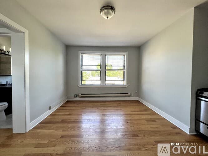 Chicago Apartment: 4546 N Damen Ave