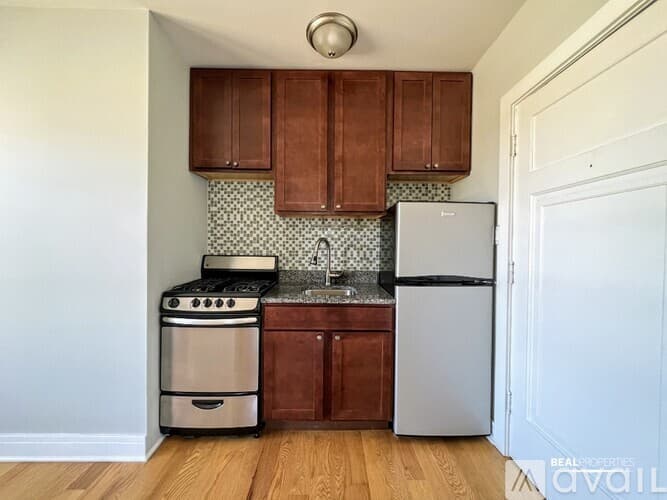 Chicago Apartment: 4546 N Damen Ave