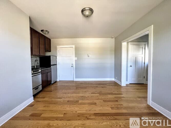 Chicago Apartment: 4546 N Damen Ave
