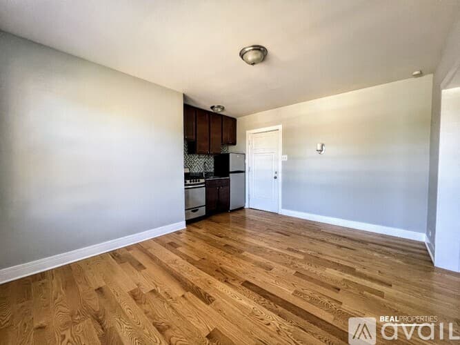 Chicago Apartment: 4546 N Damen Ave