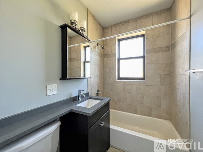 Chicago Apartment: 4546 N Damen Ave