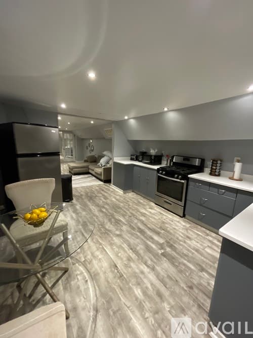 Baltimore Apartment: 802 North Broadway