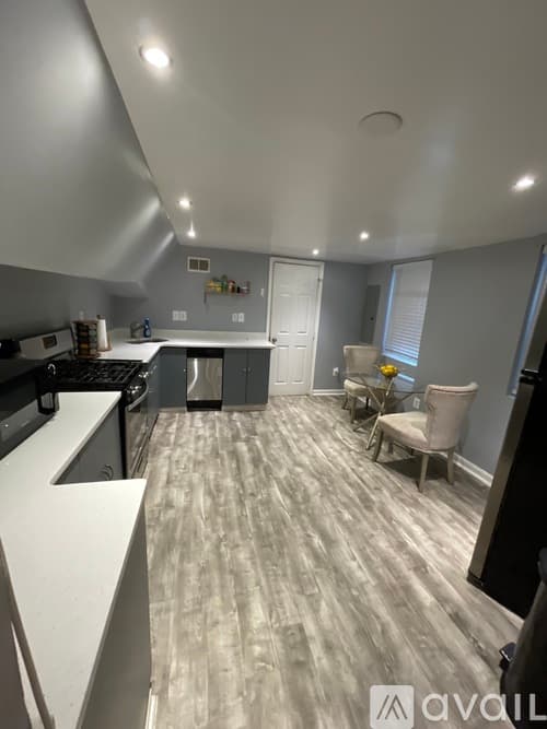 Baltimore Apartment: 802 North Broadway
