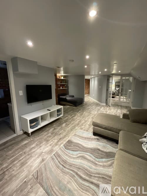 Baltimore Apartment: 802 North Broadway