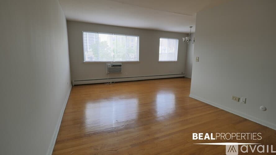 Chicago Apartment: 510 W Briar Pl