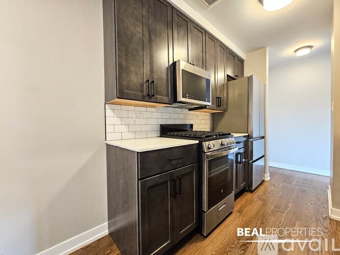 Chicago Apartment: 528 W Oakdale Ave